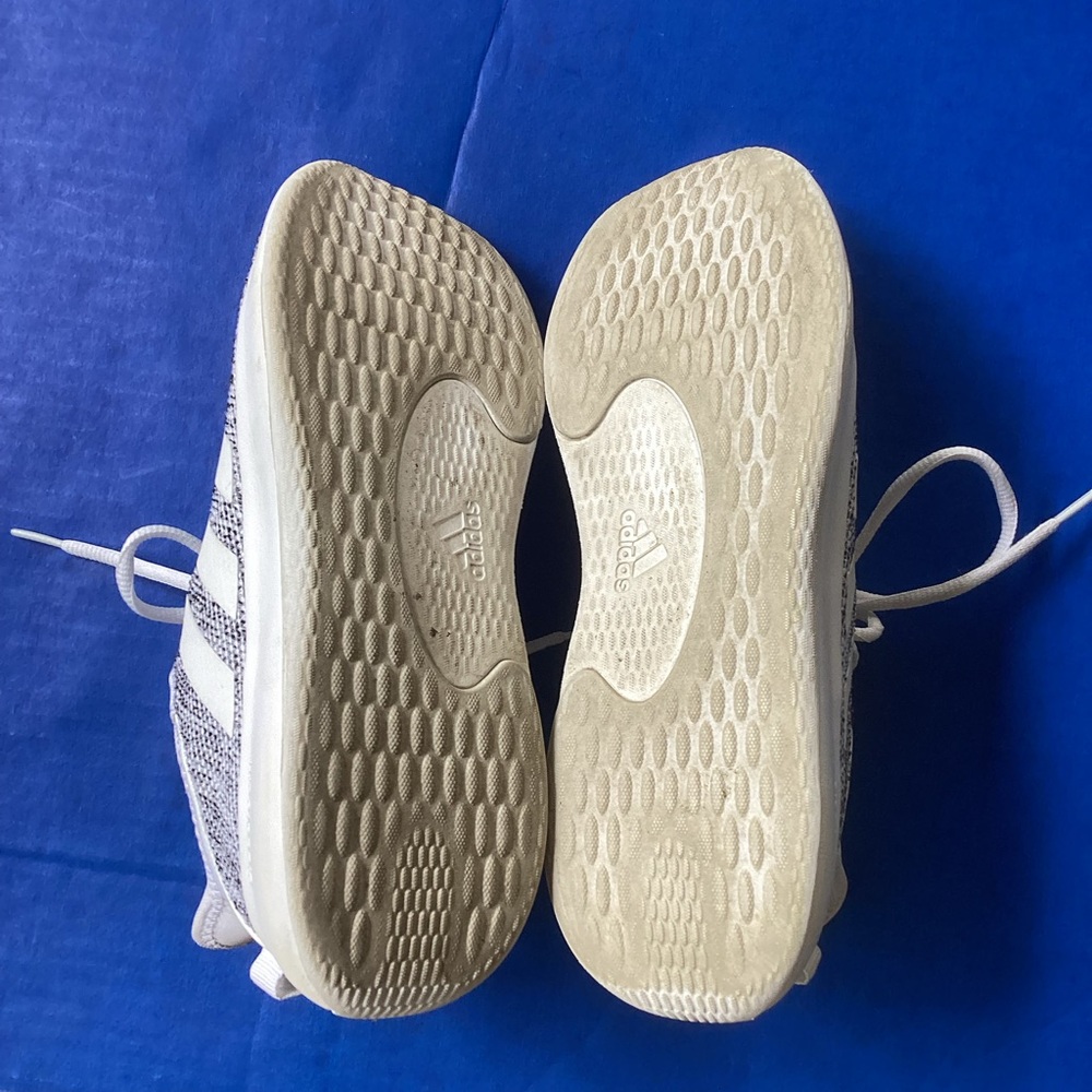 adidas Women's Gray Sneakers, size 8.5 - Picture 9 of 9